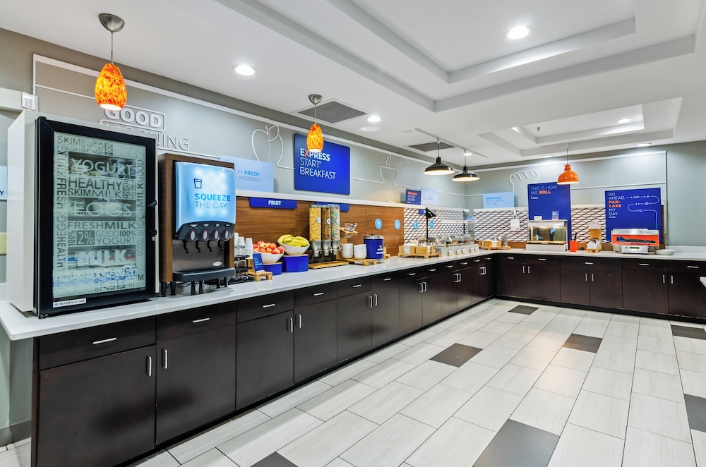 Holiday Inn Express and Suites Wytheville by IHG - photo 58