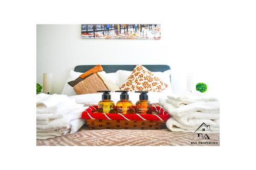 City Centre Apartment Close to Ascot & Legoland Sleep Upto 4 Guests Parking on Request — 4-Star Luxury Hotel in Bracknell, United Kingdom