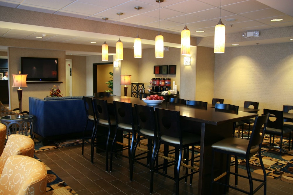 Hampton Inn Topeka - photo 5