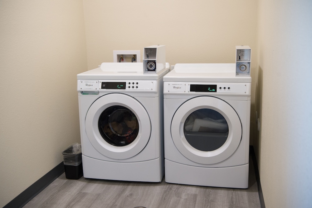 Cobblestone Inn & Suites Forest City - photo 30