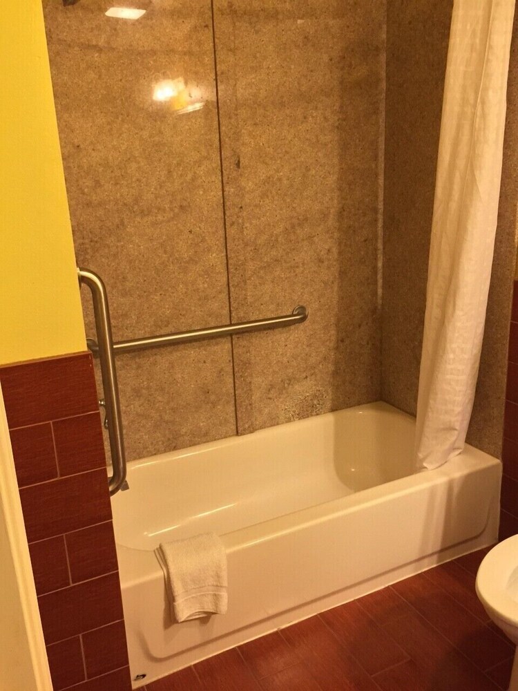 Deluxe Motel - photo 25