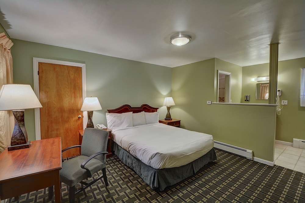 Colonial Motel And Spa - photo 10