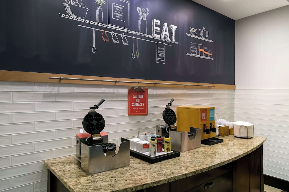 Hampton Inn & Suites Wilmington Christiana - photo 44