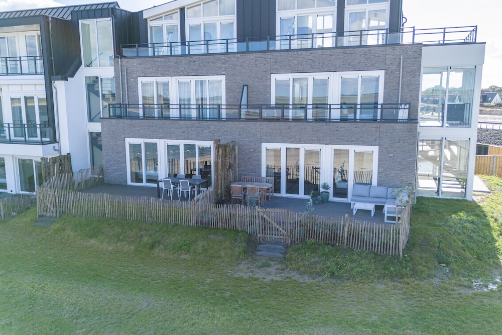 Apartment in Sint Annaland with Beach Access — 4-Star Luxury Hotel in Goes, Netherlands
