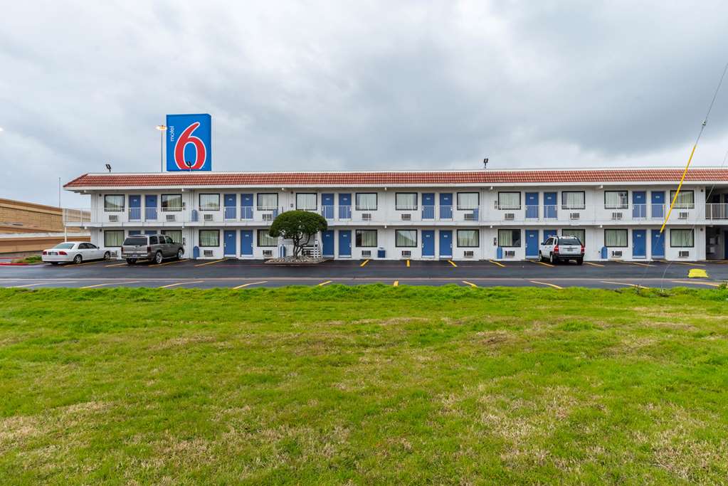 Motel 6 North Richland Hills TX - photo 7