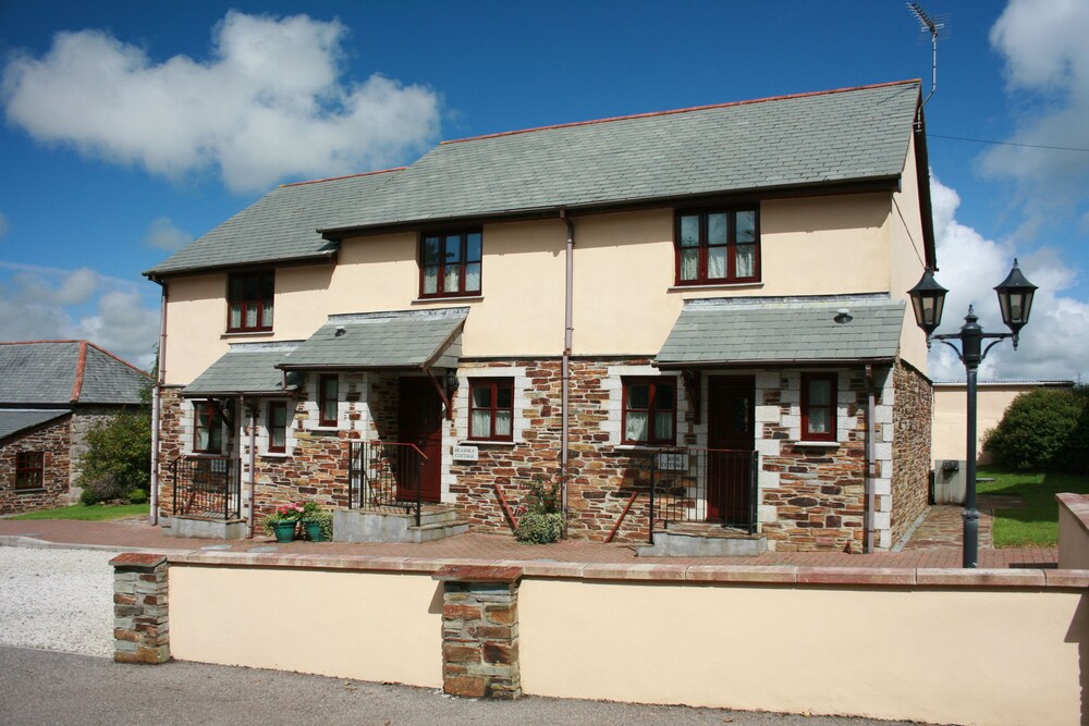 Juliots Well Holiday Park — 4-Star Luxury Hotel in Camelford, United Kingdom