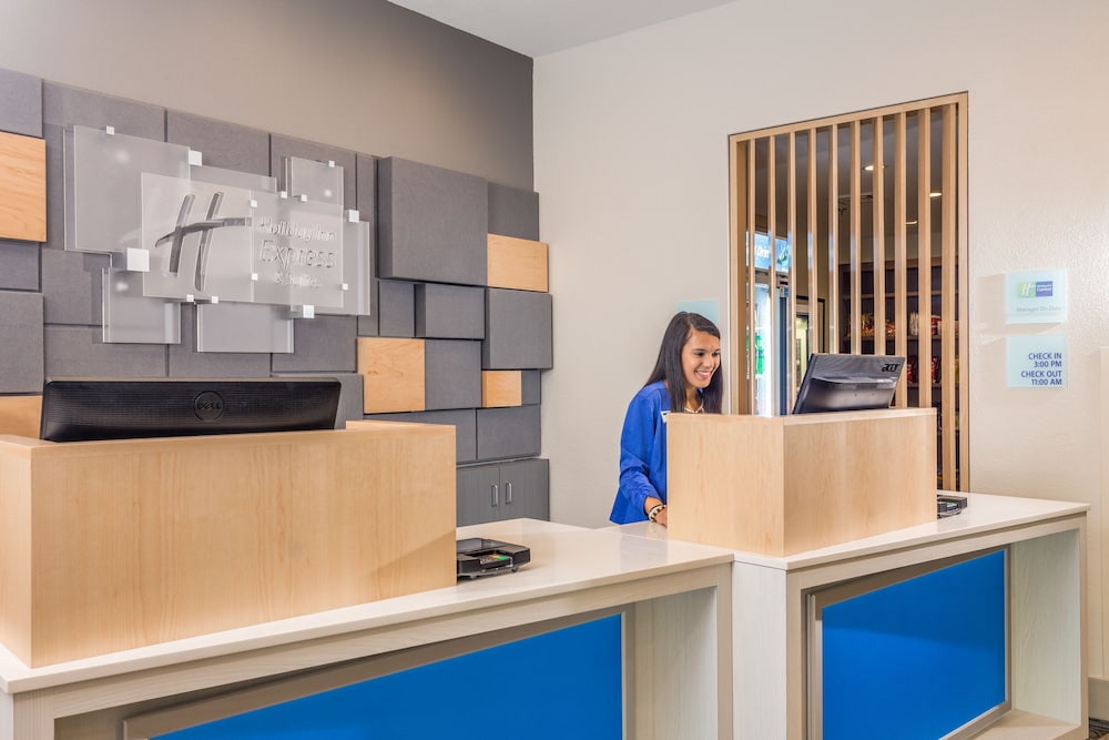 Holiday Inn Express & Suites Eau Claire North by IHG - photo 40