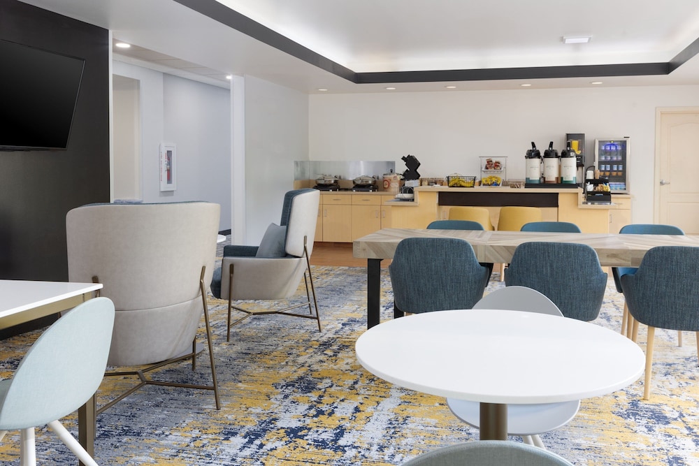 TownePlace Suites Erie - photo 33