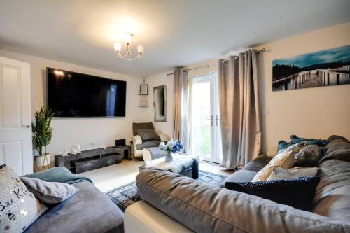 Runcorn House Sleeps 6 Parking Garden — 4-Star Luxury Hotel in Runcorn, United Kingdom