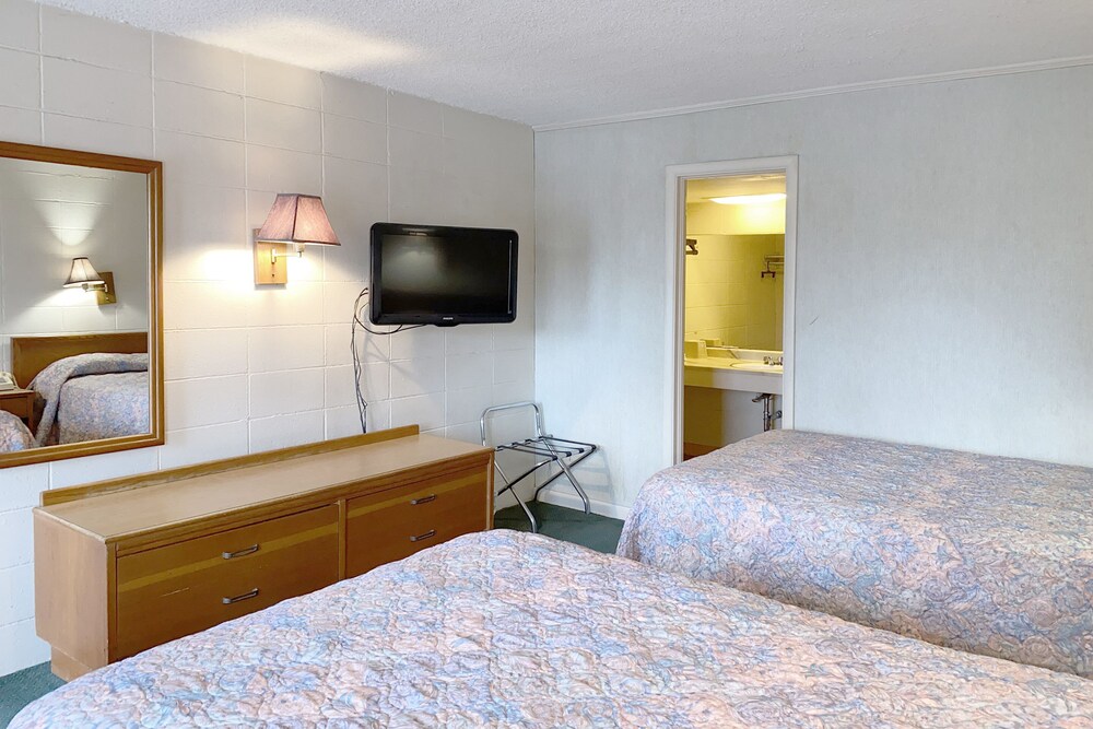 OYO Hotel Mauldin SC South Main Street - photo 7