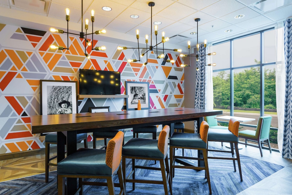 Hampton Inn Cumberland - photo 2