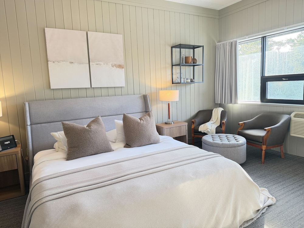 Nomi Resort in Bancroft, Canada