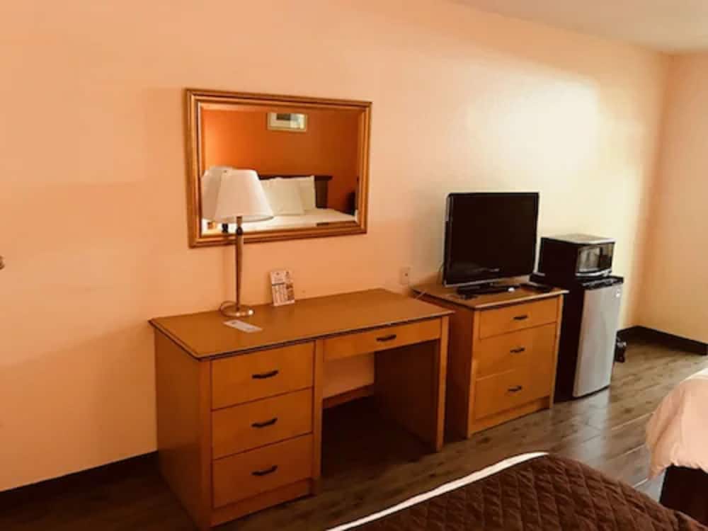 Americas Best Value Inn Laredo - photo 10