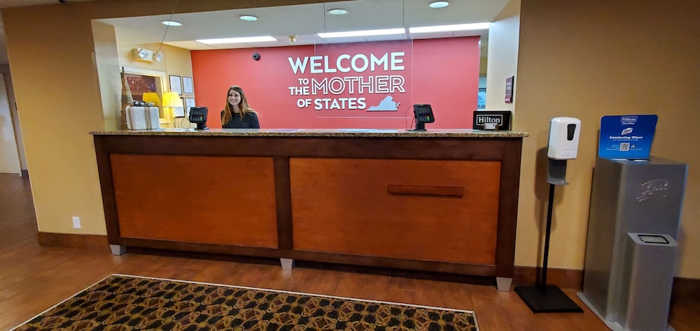 Hampton Inn Hillsville - photo 9