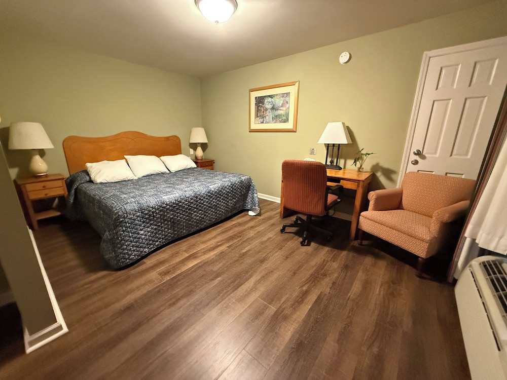 Heidi's Inn - photo 31