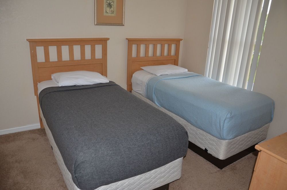 Traditional 4 Bed 3.5 Bath Townhome - photo 11