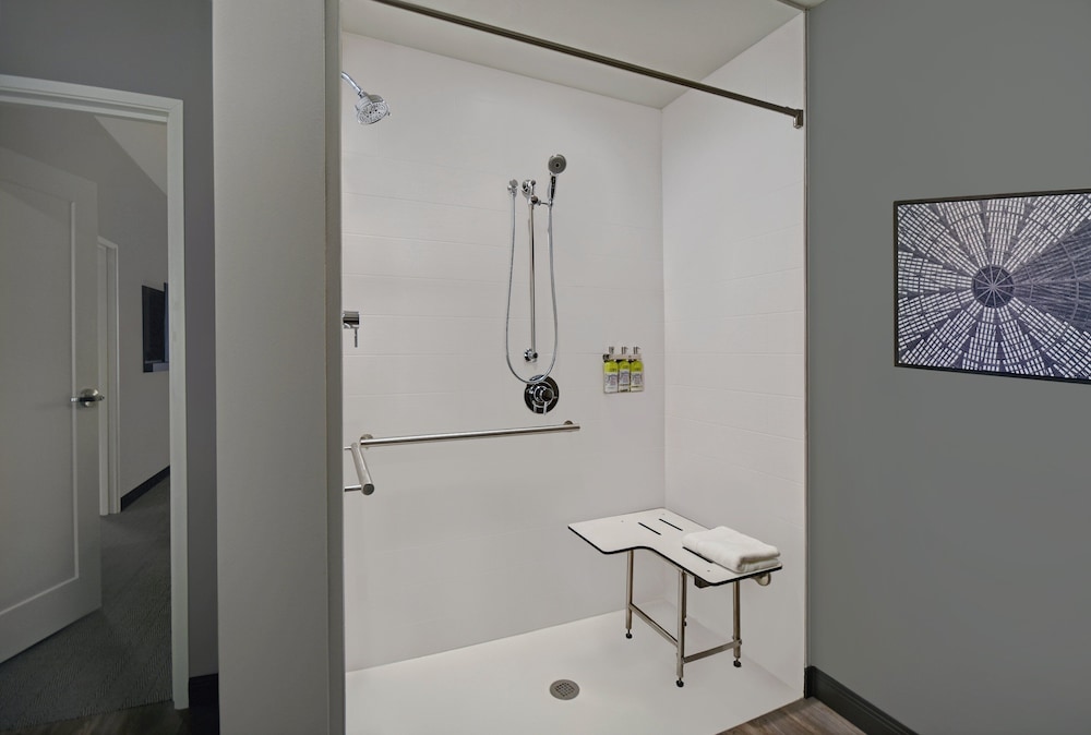 Staybridge Suites Houston Galleria Area by IHG - photo 32