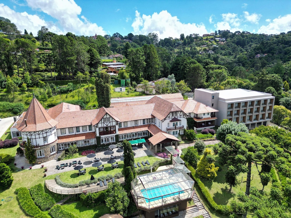 Hotel Vila Inglesa — 5-Star Luxury Hotel in Campos Do Jordao, Brasil