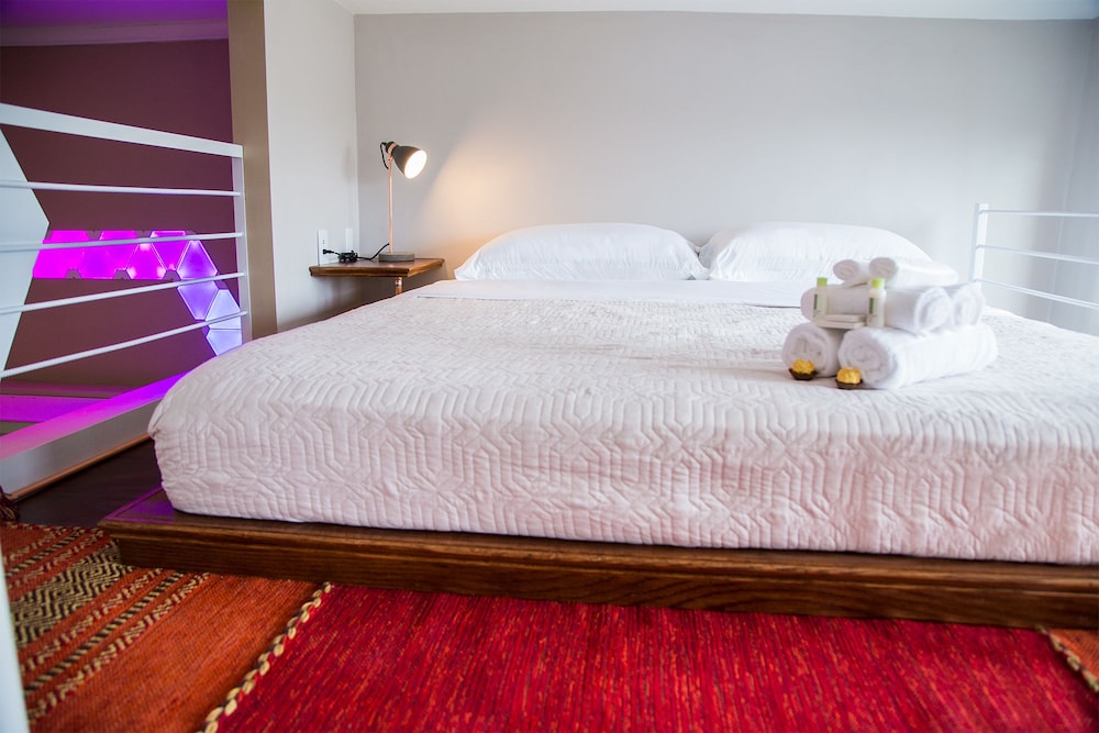 School 31 Lofts at Colors Studios - photo 3