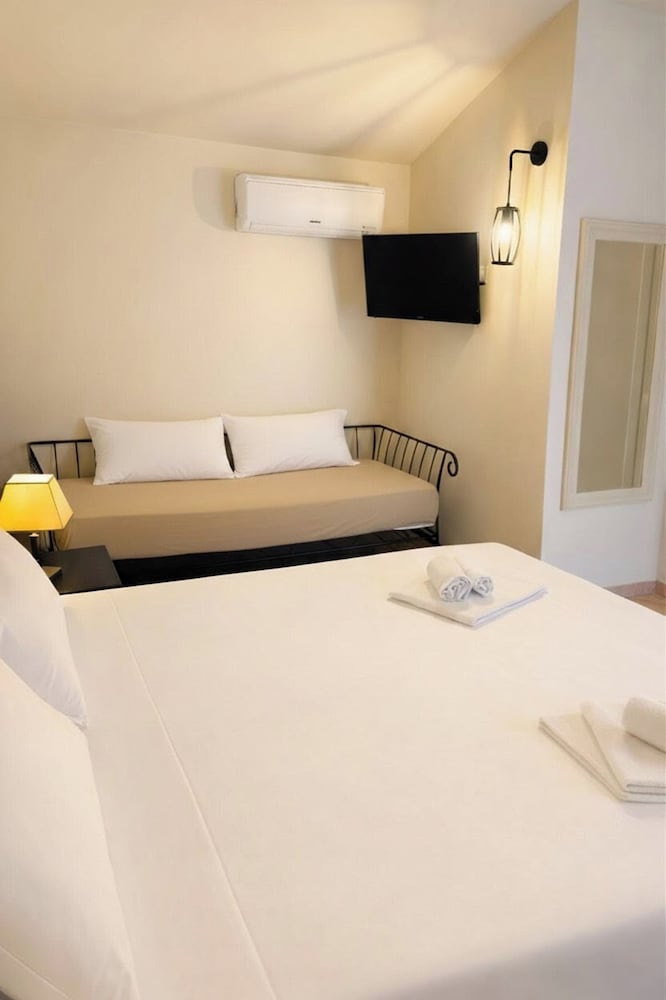Fruit Village Patti Beach resort — hotel in Patti