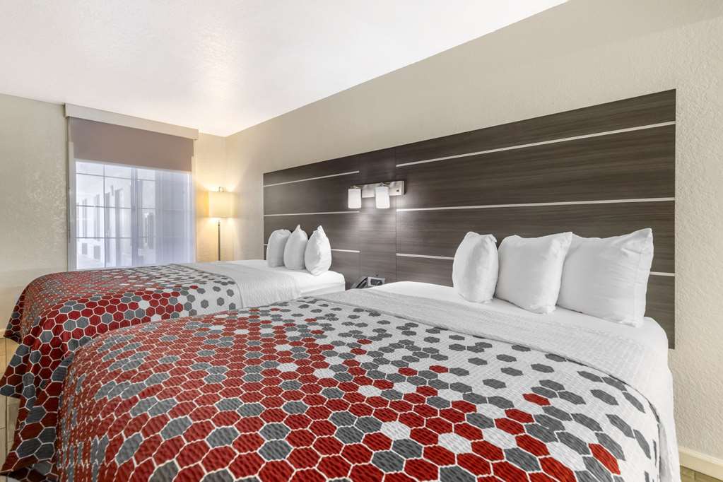 Econo Lodge Inn & Suites Near Lackland AFB - photo 17