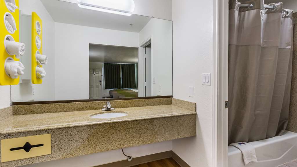 Motel 6 San Marcos TX North - photo 21
