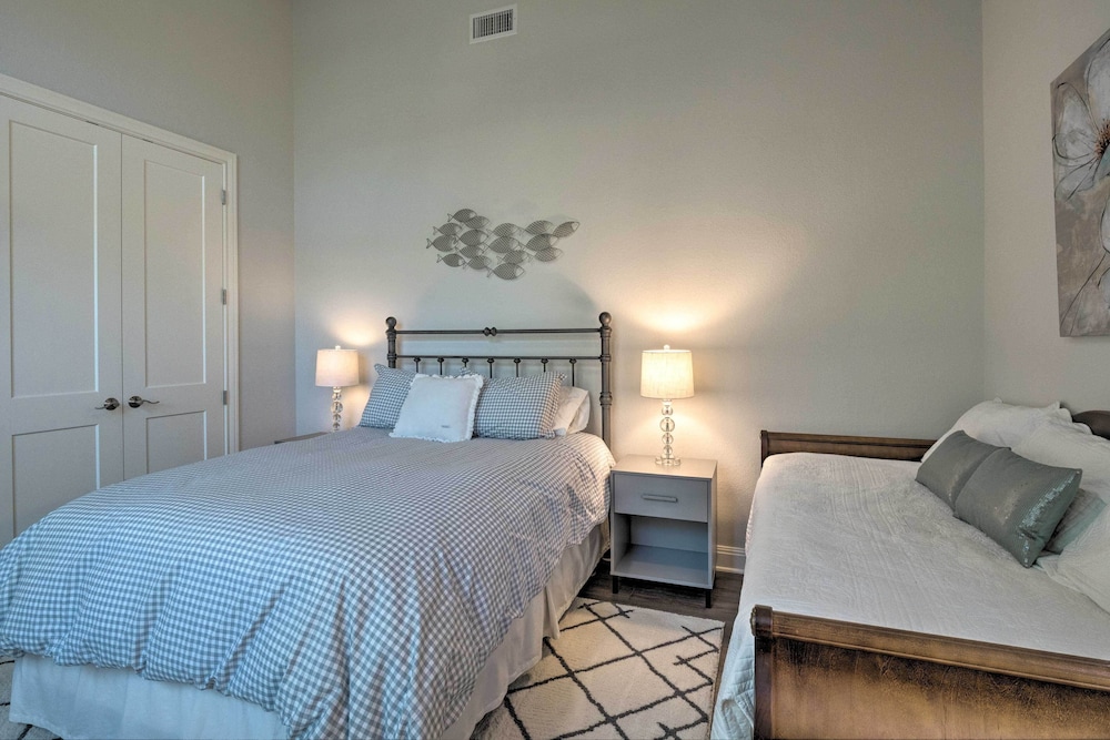 Modern Lake Travis Haven with Resort Amenities - photo 24