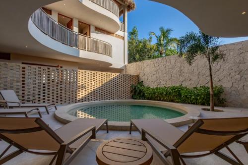 Casa Los Dichos — 4-Star Luxury Hotel in Brisas De Zicatela, Mexico