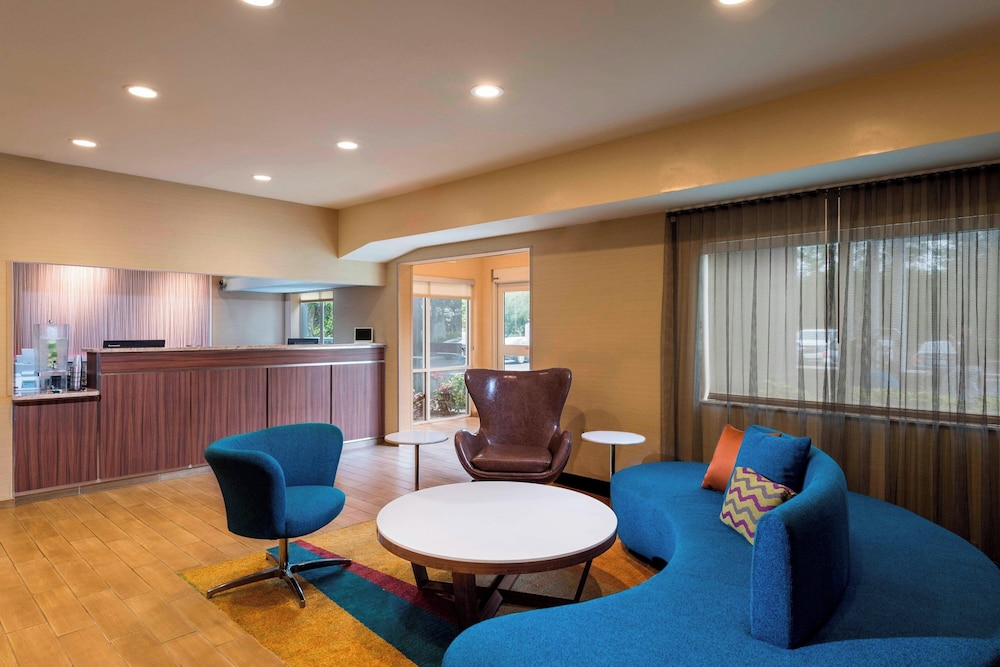 Fairfield Inn & Suites by Marriott St Petersburg Clearwater - photo 2