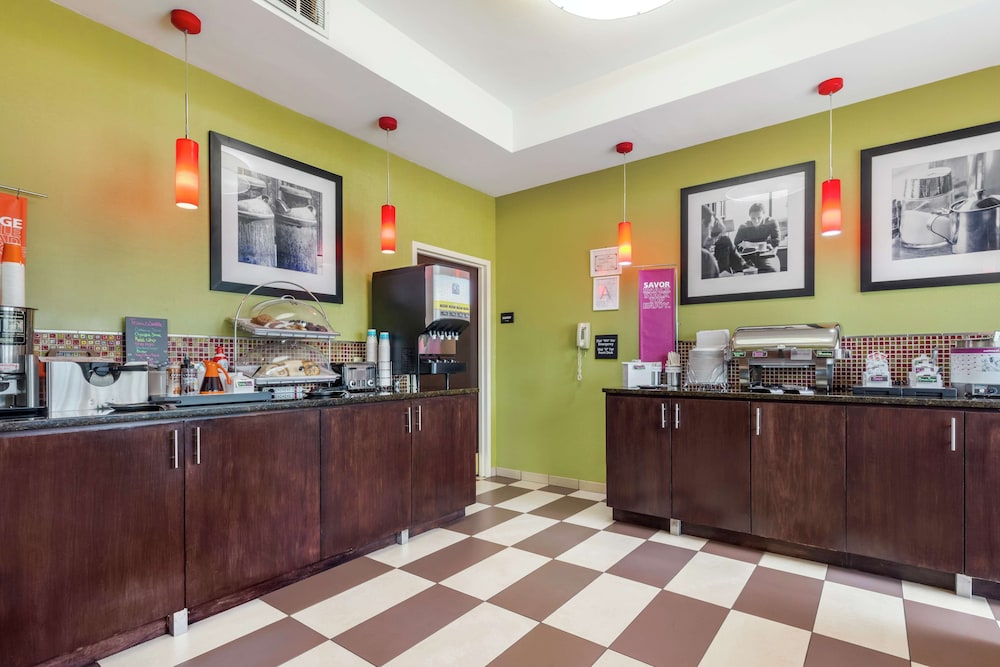 Hampton Inn Brookhaven - photo 28
