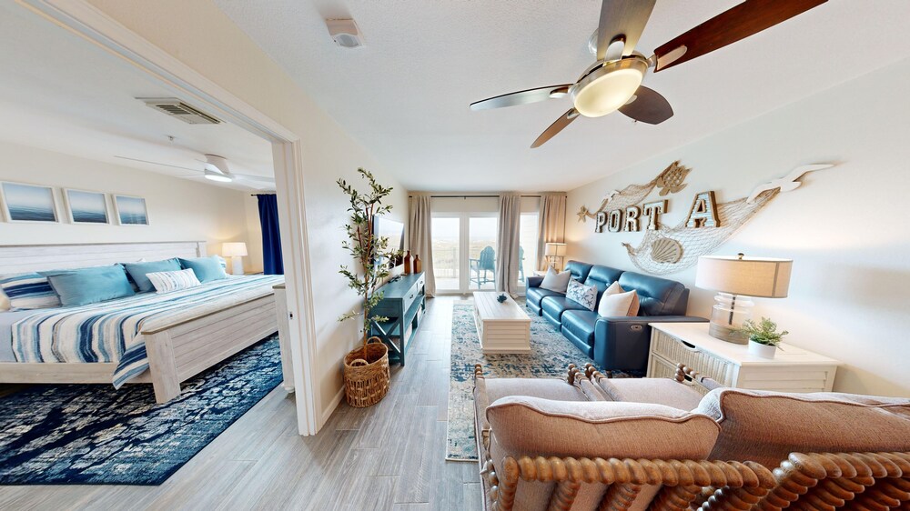 Grand Caribbean by Silver Sands Vacation Rentals — 4-Star Luxury Hotel in Port Aransas, United States