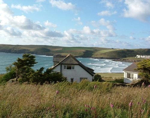 Gullsway September Tide — 4-Star Luxury Hotel in Polzeath, United Kingdom