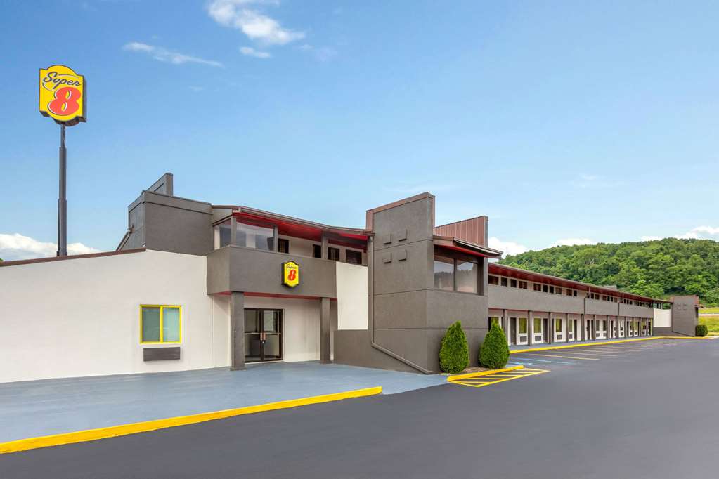 Super 8 by Wyndham Bridgeport Clarksburg Area - photo 2