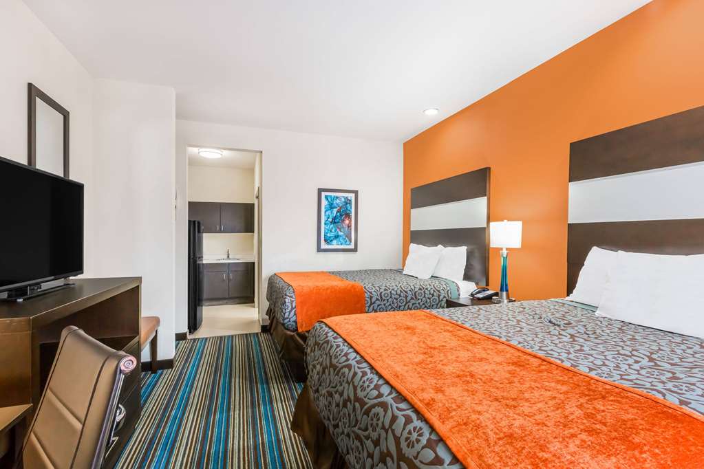 Days Inn & Suites by Wyndham Katy - photo 13