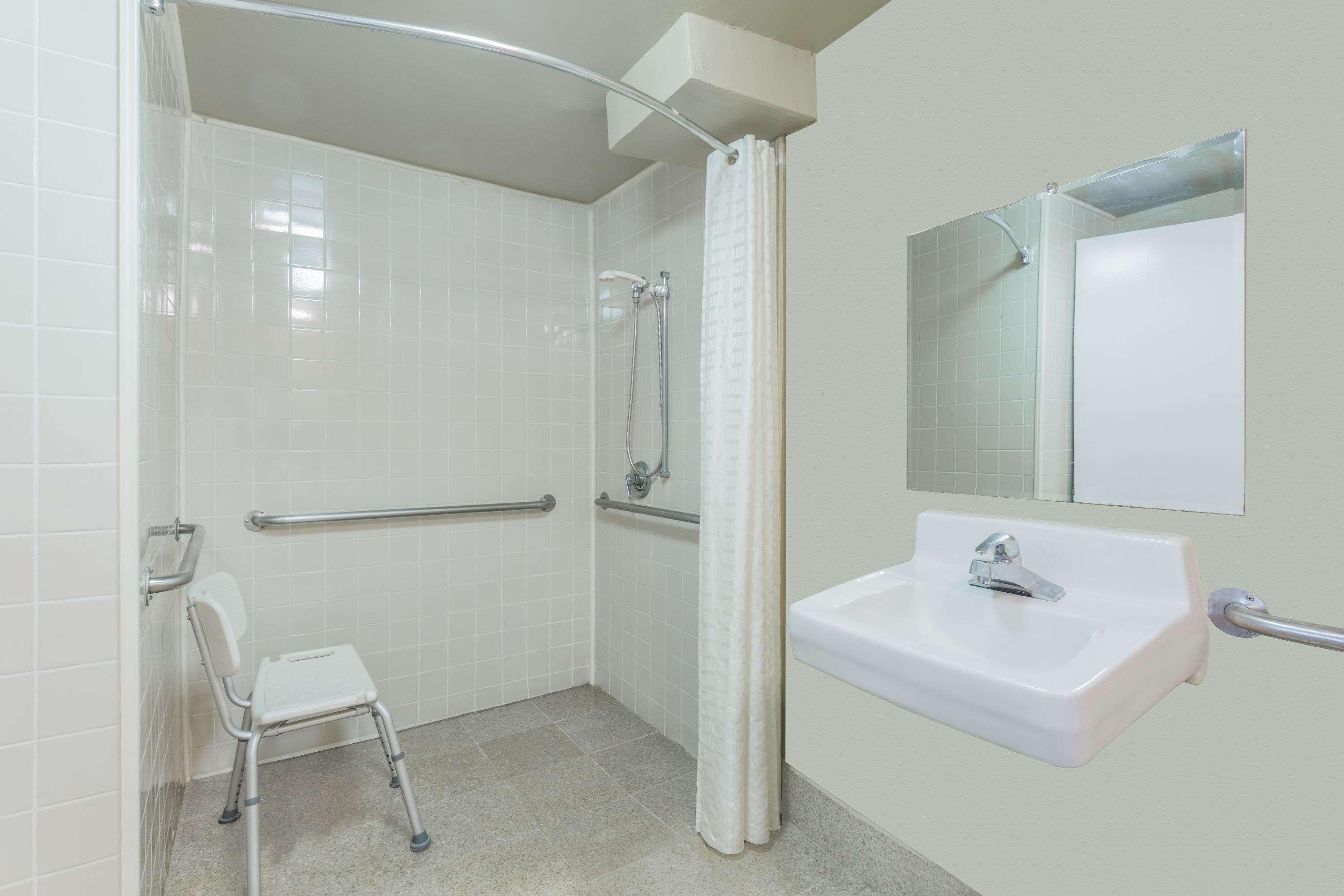 Super 8 by Wyndham Atlanta Northeast GA - photo 18