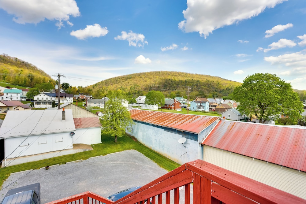 Loganton Townhome Near Fly Fishing And Hiking 19741985 — Lock Haven