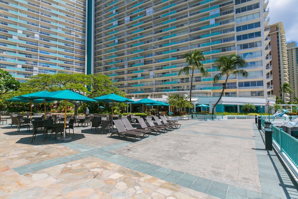 Fully Furnished Ilikai Tower 525 Condo With Free Wifi Near Best Waikiki Beaches by RedAwning - photo 31