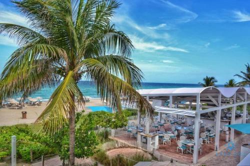 Deluxe Studio Balcony Bay View Amazing Pool — hotel in Sunny Isles Beach