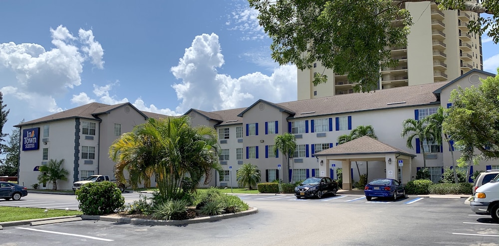 InTown Suites Extended Stay Fort Myers - photo 27