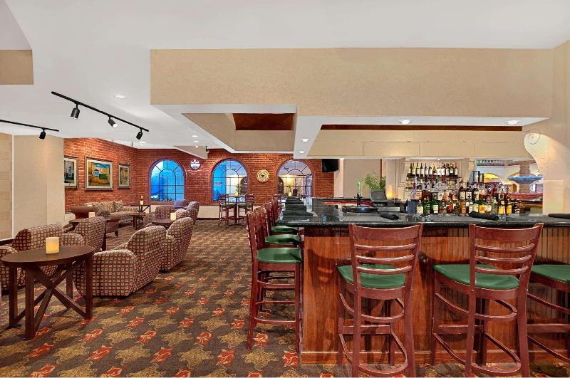 Embassy Suites by Hilton Kansas City Plaza - photo 50