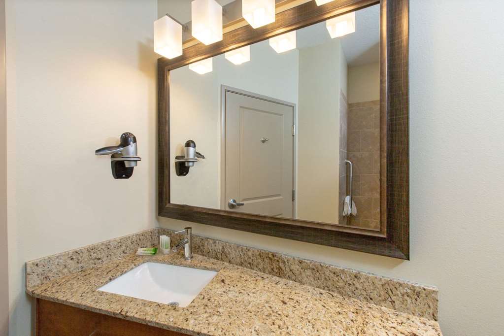 AmericInn by Wyndham Humboldt - photo 12