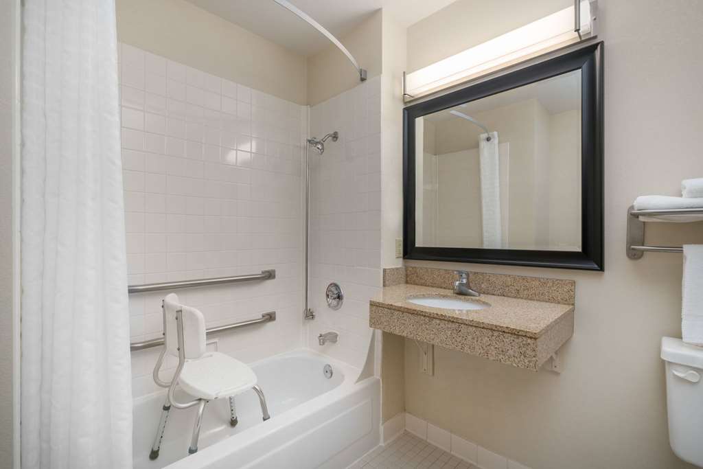AmericInn by Wyndham Johnston Des Moines - photo 8