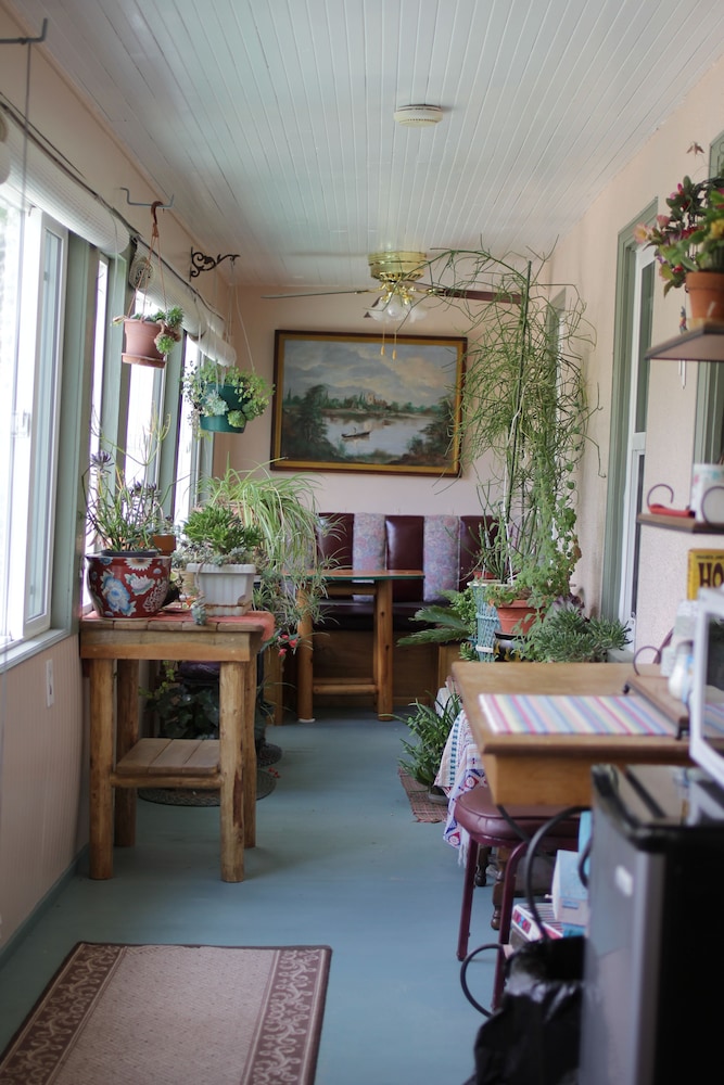 Historic Smith Hotel B&B - photo 22