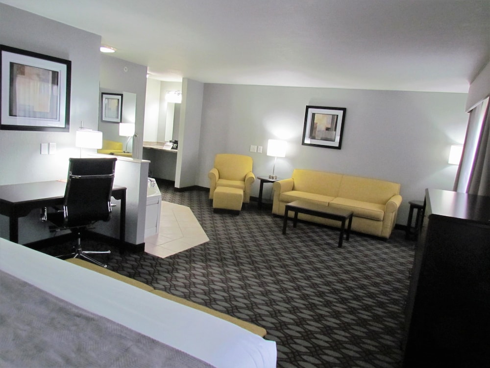Oak Hill Inn & Suites - photo 23