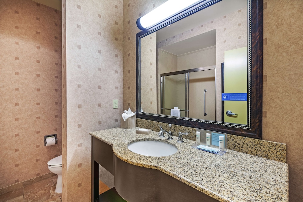 Hampton Inn & Suites Tulsa North Owasso - photo 33