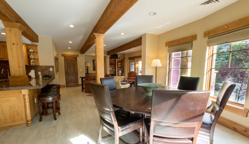Three Bedroom Suite 3 Apartment Hotel by Redawning - photo 6