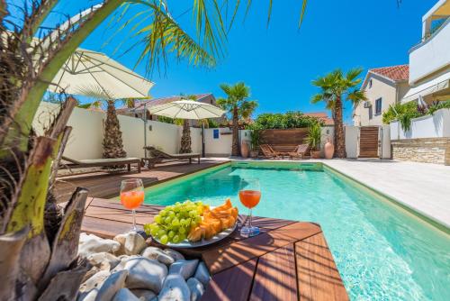 Villa Antisin with Heated Pool — 4-Star Luxury Hotel in Zadar, Croatia