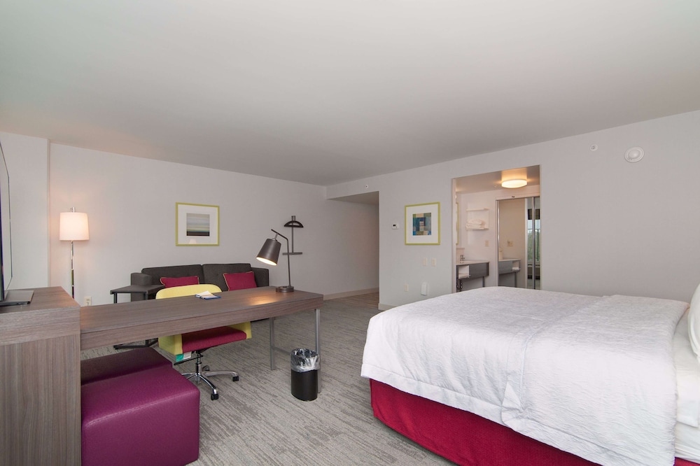 Hampton Inn Norwich - photo 23