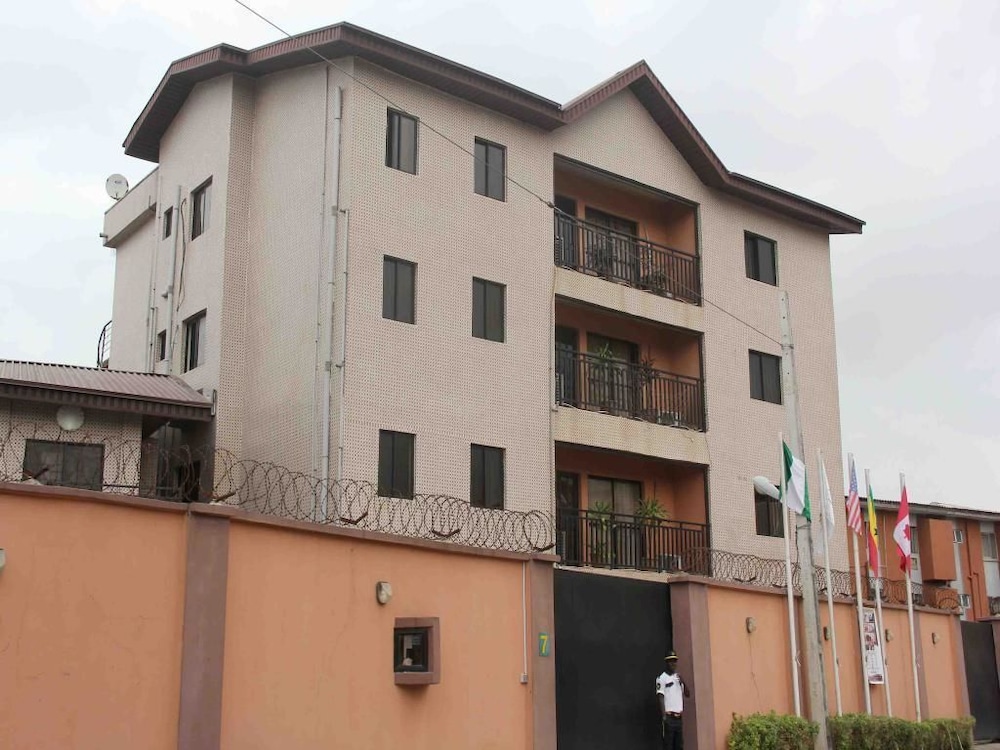 ED Scob Suites Limited - last minute hotel in Lagos