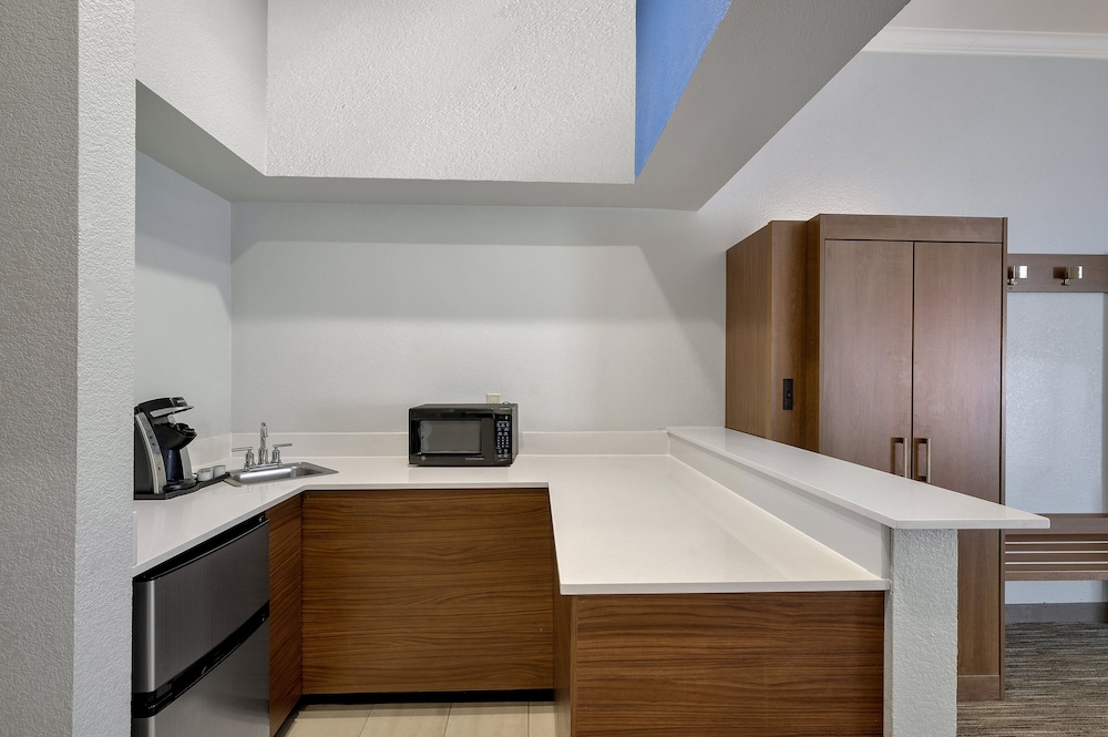 Holiday Inn Express & Suites Lufkin South by IHG - photo 21